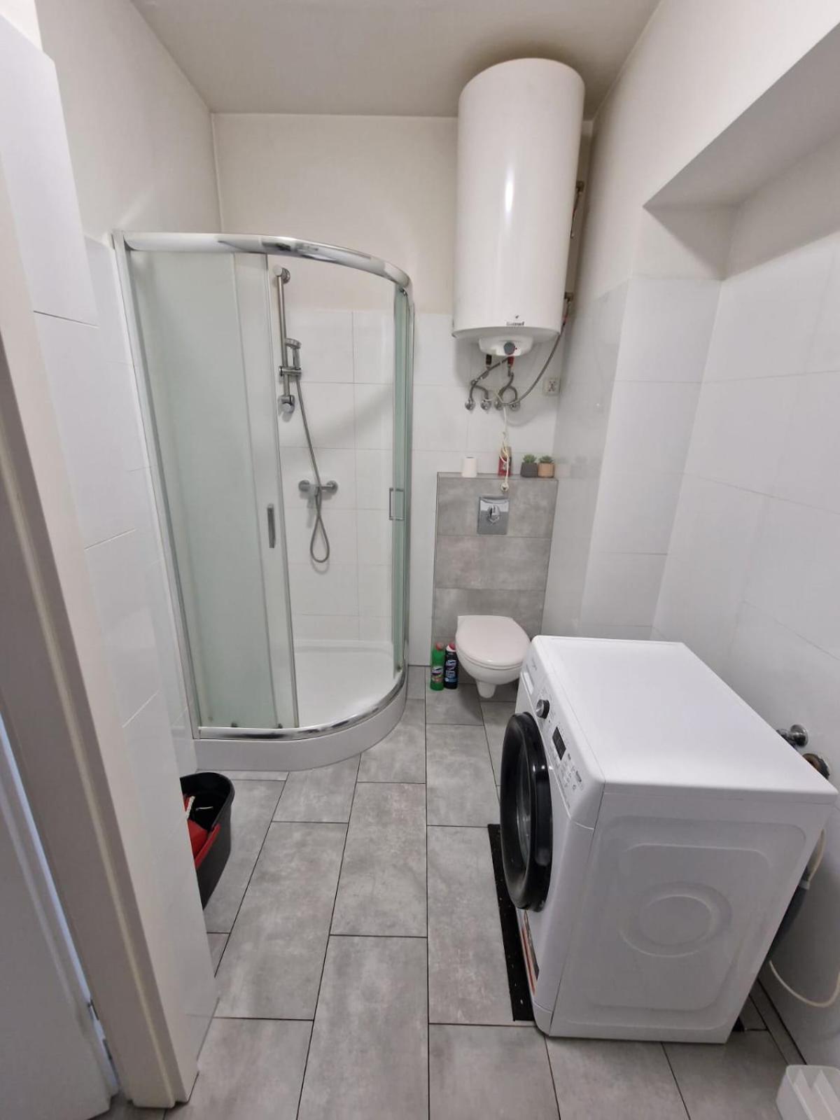 Apartament W Koninie Przy Ul. Wiosny Ludow Konin  Esterno foto